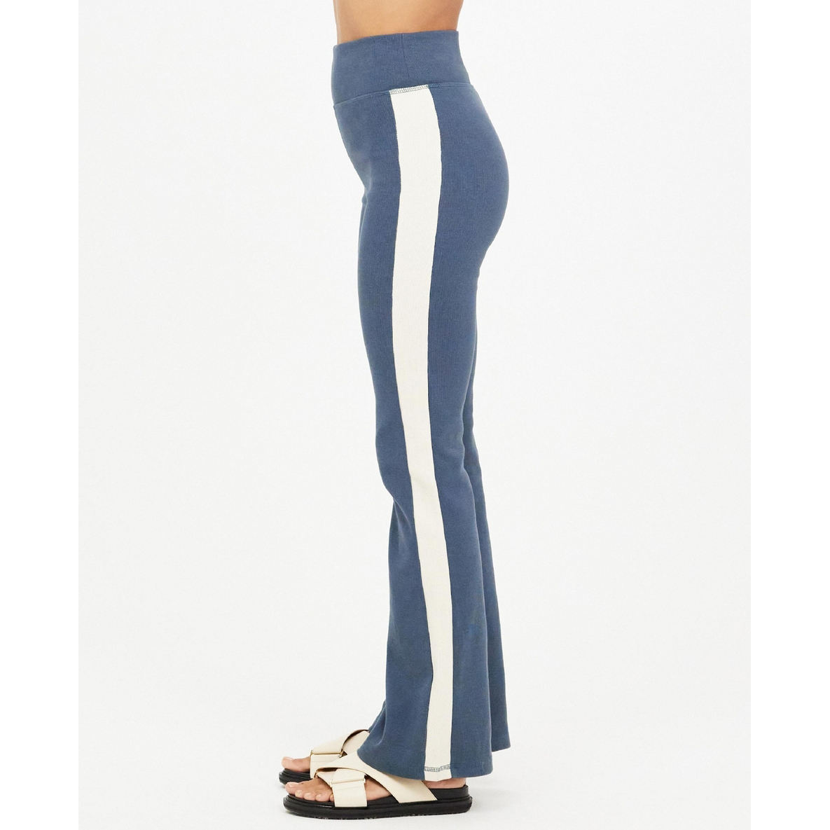 Stitching Color Fitted Style Colour Block Panels at Side Seams High-waisted Flared Pant in Denim