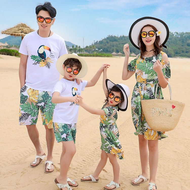 Printed Holiday Fashion Dress Women Casual Clothes Men Casual beach wear For Family
